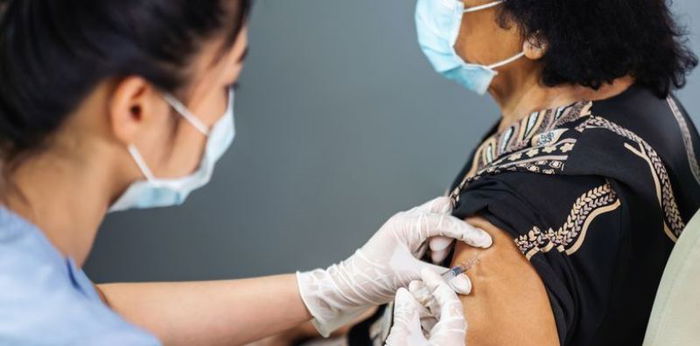 Resmi Diberikan, Ini 5 Hal Penting Tentang Vaksinasi COVID-19 untuk Lansia