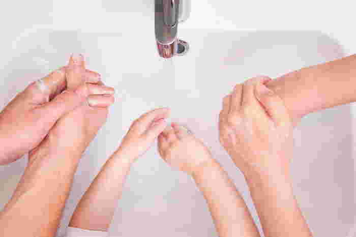 Lindungi Keluarga dari Kuman, Lakukan Kebiasaan Sehat Ini Bersama Anggota Keluarga