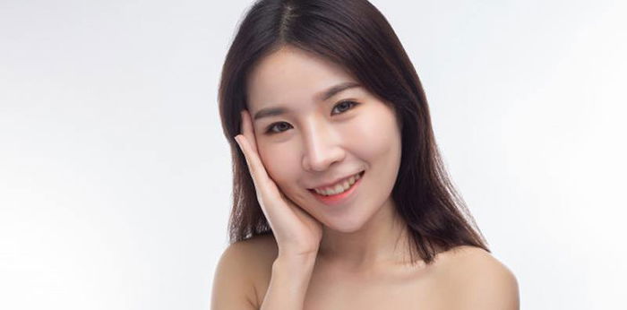 10 Cara Merawat Kulit Berminyak yang Mudah untuk Bunda Coba di Rumah