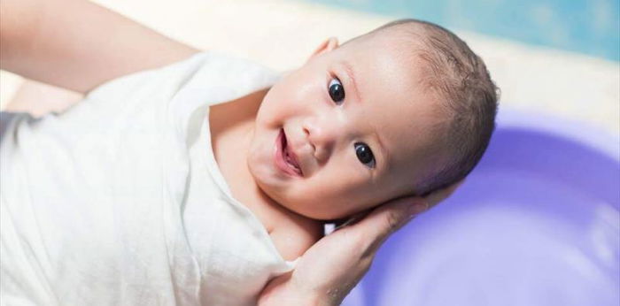 5 Tips Merawat Kulit Bayi yang Sensitif, Mudah dan Praktis! 