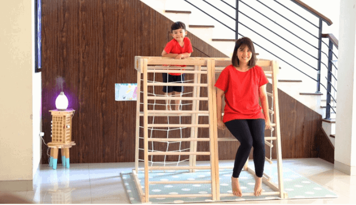 Bisa Dicoba di Rumah, Ini yang Dilakukan Tya Ariestya agar Kedua Anaknya Tumbuh Tinggi & Tangguh