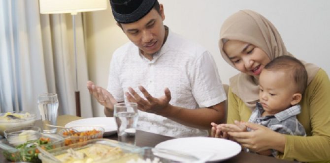 5 Tips Mengajarkan Arti Puasa kepada Anak, Tingkatkan Ketakwaannya sejak Dini