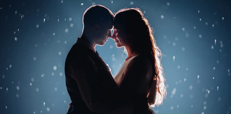 7 Manfaat Pelukan Romantis, Sudah Melakukannya ke Pasangan?
