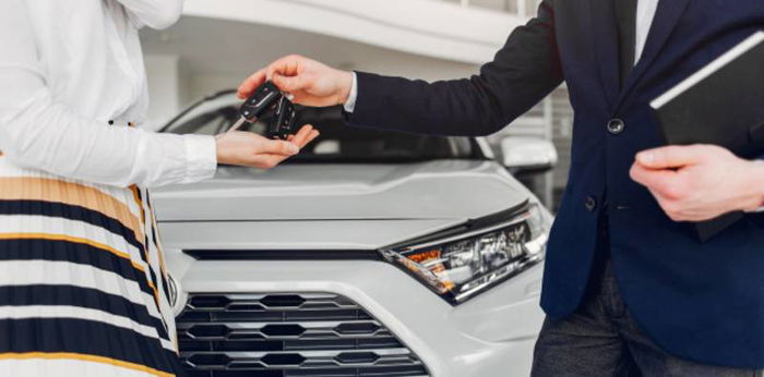 THR Cair, Mau Digunakan untuk Beli Mobil? Perhatikan Ini Lebih Dulu