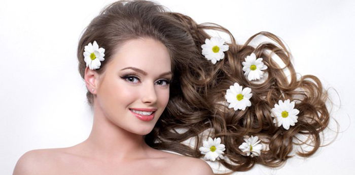 9 Cara Mudah Melemaskan Rambut yang Mengembang dan Sulit Diatur