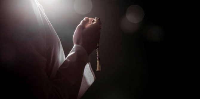 Doa dan Tata Cara Sholat Tahajud Lengkap, Ini Keutamaannya