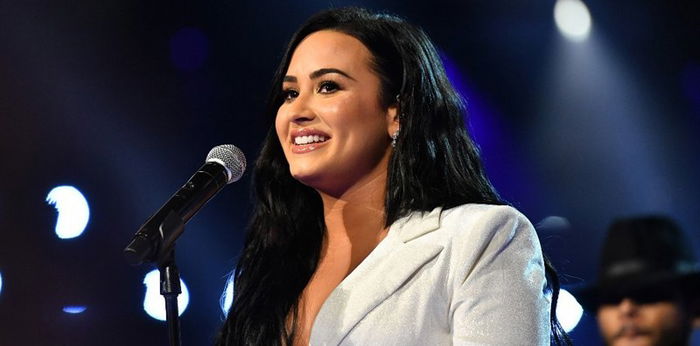Penjelasan Mengenai Gender Non Biner yang Diakui oleh Penyanyi Demi Lovato