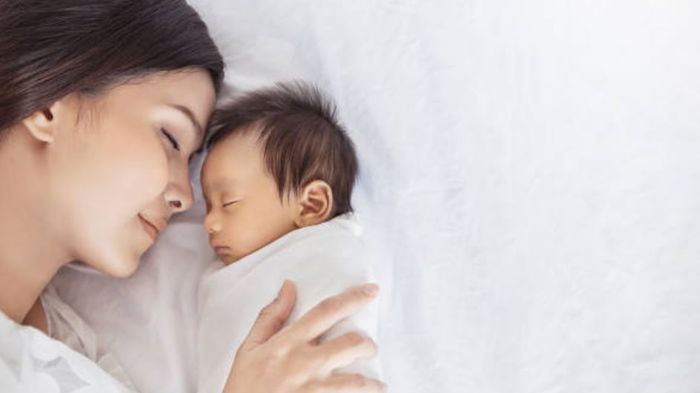 5 Langkah Menjaga Kulit Bayi Baru Lahir yang Sensitif