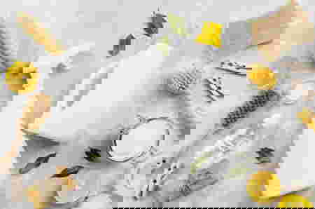 10 Cara Membersihkan Casing HP Bening Agar Terlihat Seperti Baru