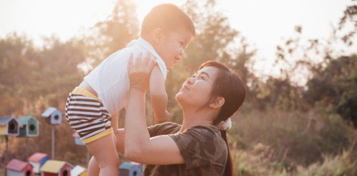 4 Tips Mengajarkan Anak Bicara, Bisa Bunda Coba Terapkan di Rumah