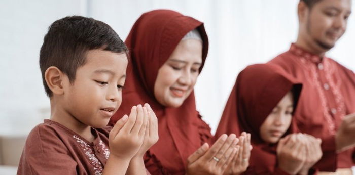 Merengkuh Segala Harapan dan Kebaikan, Yuk, Amalkan 8 Doa Kedua Orangtua!