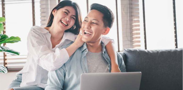 5 Hal Ini Perlu Diperhatikan Saat Suami Lebih Muda dari Istri