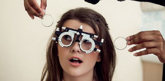 Pengalaman Melahirkan dengan Mata Minus, Bisa Persalinan Normal, Kok!