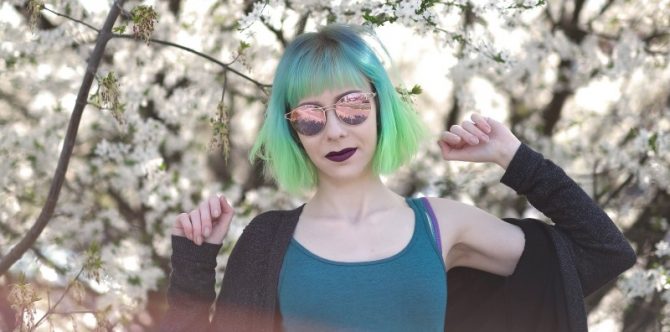 12 Pilihan Warna Rambut Sesuai Zodiak: Rose Gold hingga Mermaid Blue