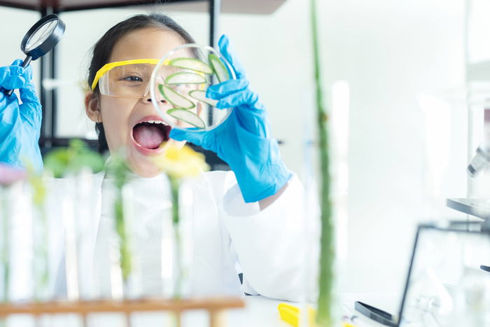 Bagaimana Cara Mendidik Anak Hebat? Ini 3 Hal yang Perlu Diperhatikan Menurut Psikolog dan Mam Hebat
