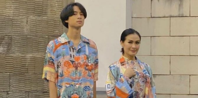 Cerita Anak Iis Dahlia, Pernah Bandel dan Dilempar Botol karena Pulang Pagi