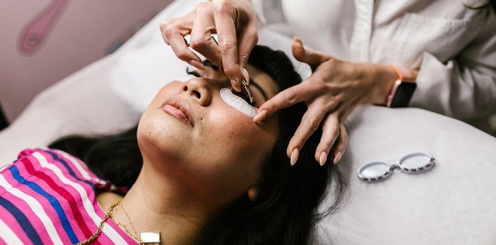 Apakah Ibu Hamil Boleh Eyelash Extension? Yuk, Cek Jawabannya di Sini!