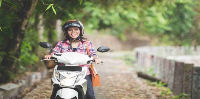 Pemulihan Lebih Lama, Kapan Boleh Naik Motor Setelah Operasi Caesar?