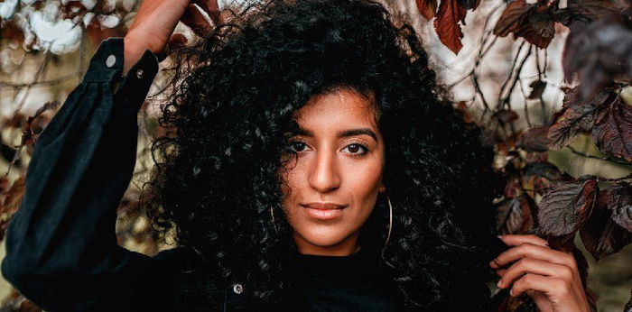 Rekomendasi Gaya Rambut Keriting Sesuai dengan Bentuk Wajah
