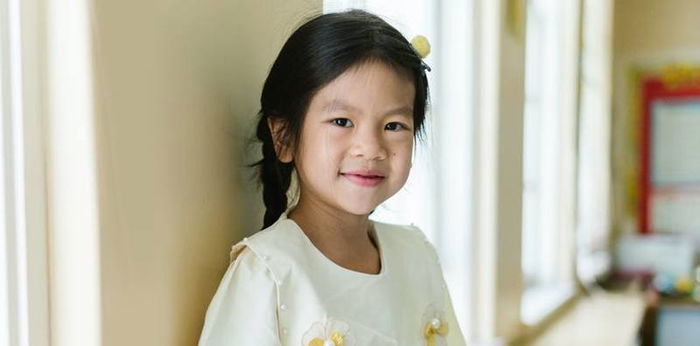 8 Tips Mengatasi Anak yang Sulit Berteman, Kenali Juga Penyebabnya
