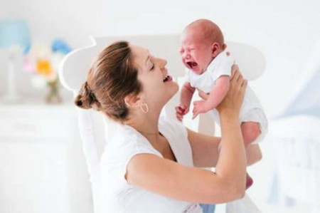 25 Arti Mimpi Menggendong Bayi Laki-Laki dan Perempuan, Cek!
