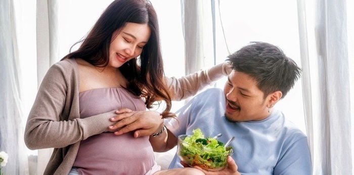 Asam Segar, Tapi Amankah Mengonsumsi Salad Buah untuk Ibu Hamil?