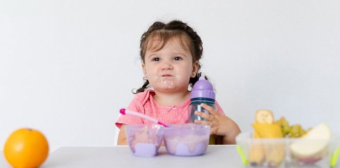 Makan Malam Bikin Anak Cacingan, Mitos atau Fakta?  