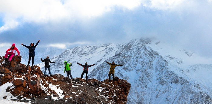10 Gunung Tertinggi di Dunia, Puncak yang Paling Tinggi ada di Indonesia!