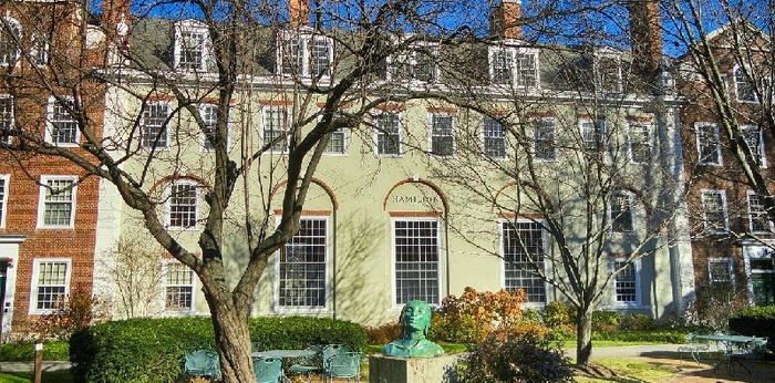 Ingin Seperti Maudy Ayunda yang Sukses dalam Pendidikan? Berikut 6 Universitas Terbaik di Dunia