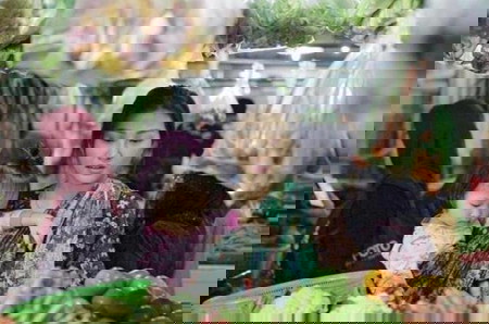 artis belanja di pasar