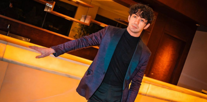 Jadi Salah Satu Aktor Sukses Tanah Air, Ini Sumber Kekayaan Reza Rahadian