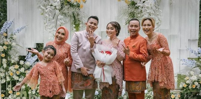 Mengusung Konsep Outdoor, Intip 7 Momen Lamaran Syifa Adik Ayu Ting Ting