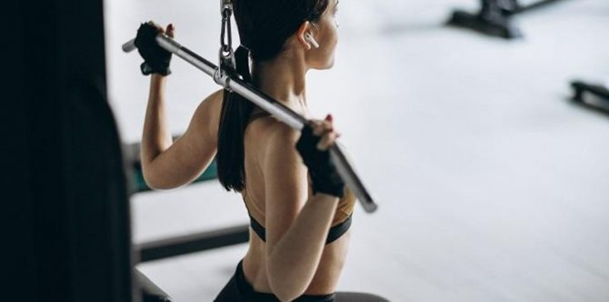 6 Tips Melakukan Olahraga Angkat Beban untuk Perempuan