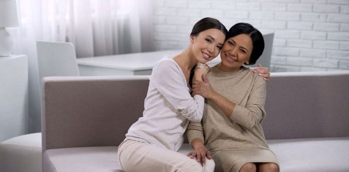 4 Cara Menjaga Hubungan agar Semakin Disayang Mertua