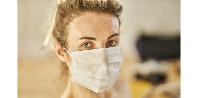 Mata Gatal Bisa Jadi Gejala Omicron, Begini Penjelasan Dokter