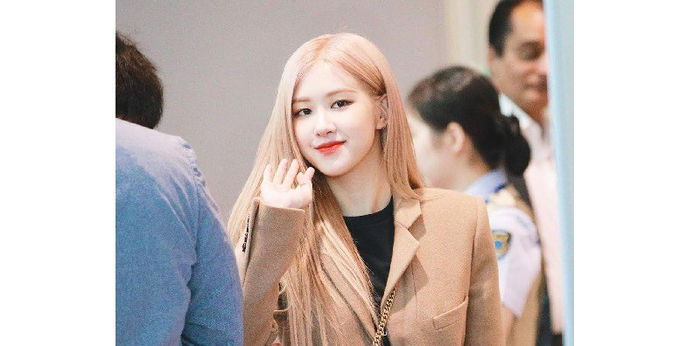 6 Style Rose Blackpink yang Simpel dan Kasual, Tetep Stylish dan Menawan!