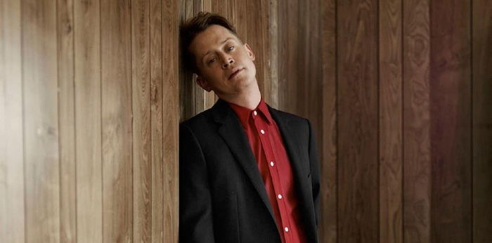 Bintang Film "Home Alone" Macaulay Culkin Garap Serial tentang Krisis Paruh Baya