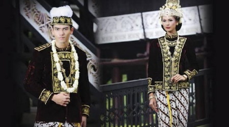 pakaian adat kalimantan timur