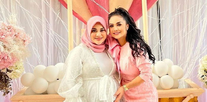 Nenek Siaga! Krisdayanti Siap Urus Cucu