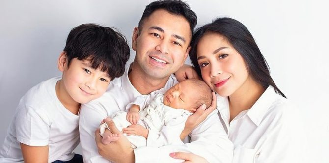 Nagita Slavina Rilis Lagu untuk Rafathar dan Rayyanza, Liriknya Menyentuh Banget!