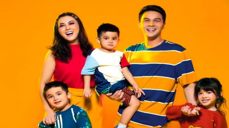 perceraian jonathan frizzy dan dhena devanka