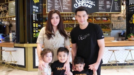 perceraian jonathan frizzy dan dhena devanka