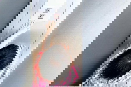 Anak Shireen Sungkar Terjebak di Lift, Aksi Sang Sulung Tuai Pujian!