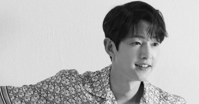 10 Artis Korea yang Menulis Buku, Banyak yang Jadi Best Seller!