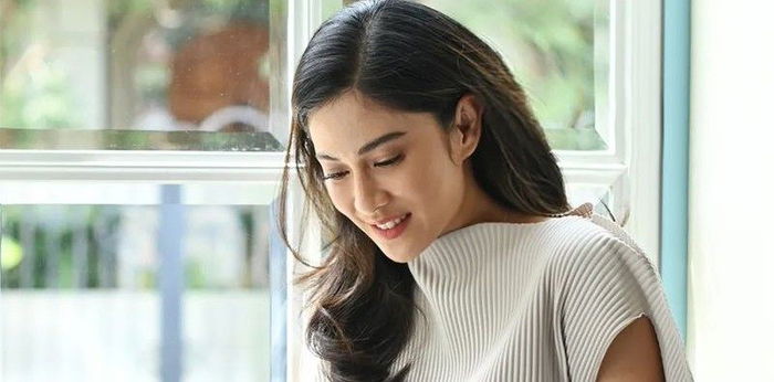 Bikin Heboh, Intip 6 Potret Toilet Dian Sastro yang Berisi Benda Tak Terduga