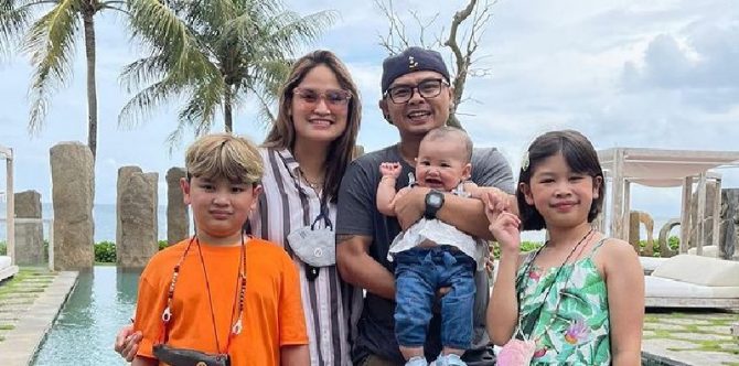 Anak Wendi Cagur yang Masih Bayi Positif COVID-19, Bagaimana Kondisinya? 