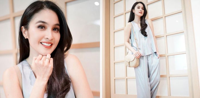 15 OOTD Sandra Dewi dalam Berbagai Busana, Elegan Tenteng Tas Mewah