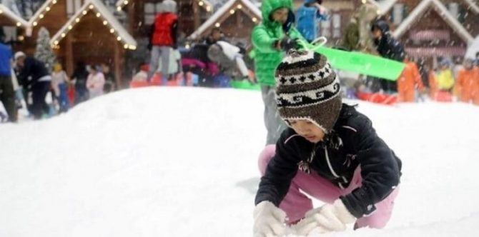 9 Destinasi Wisata Salju di Indonesia, 5 di Antaranya Punya Salju Alami!