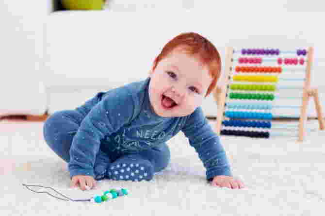 Moms, Here Are the Stages of Baby Vision Aged 0-12 Months and How to Stimulate Them