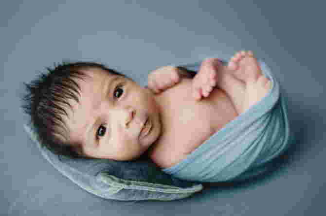 Tahapan Penglihatan Bayi 0-12 Bulan, Simak Cara Menstimulasinya!